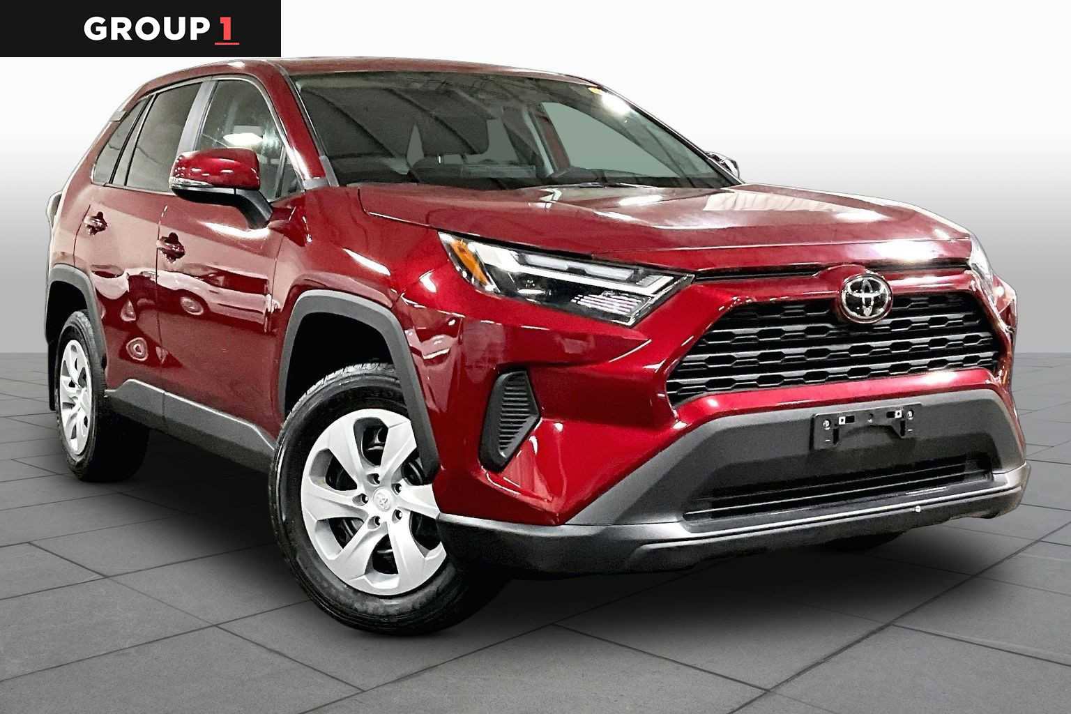 Used 2023 Toyota RAV4 LE AWD/4WD image 3