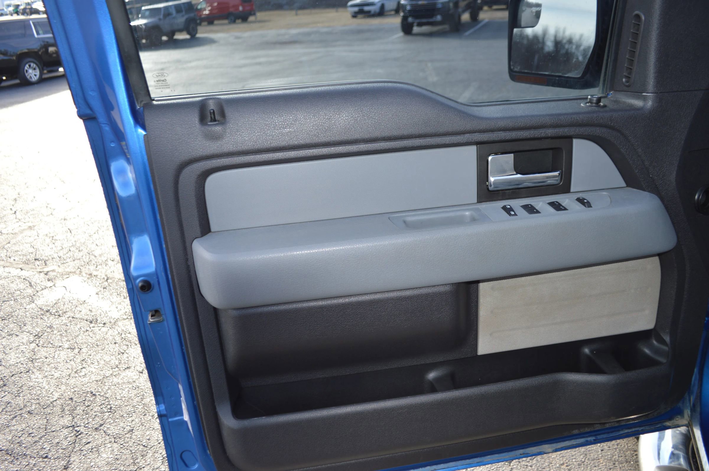 Used 2013 Ford F150 XLT w/ Luxury Equipment Group image 11