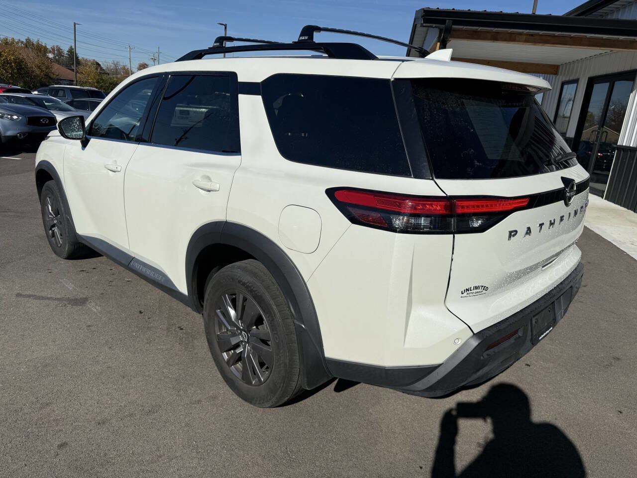 Used 2022 Nissan Pathfinder SV image 13