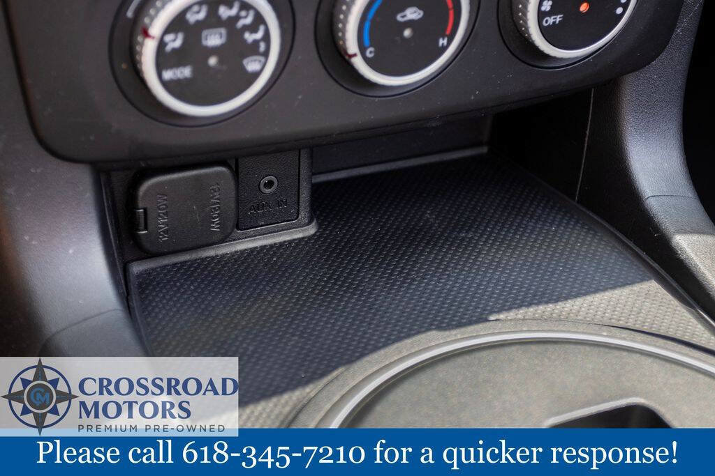 Used 2012 MAZDA MX-5 Miata Sport RWD image 17