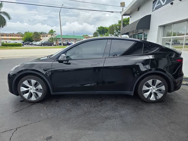 Used 2022 Tesla Model Y Long Range AWD/4WD image 3