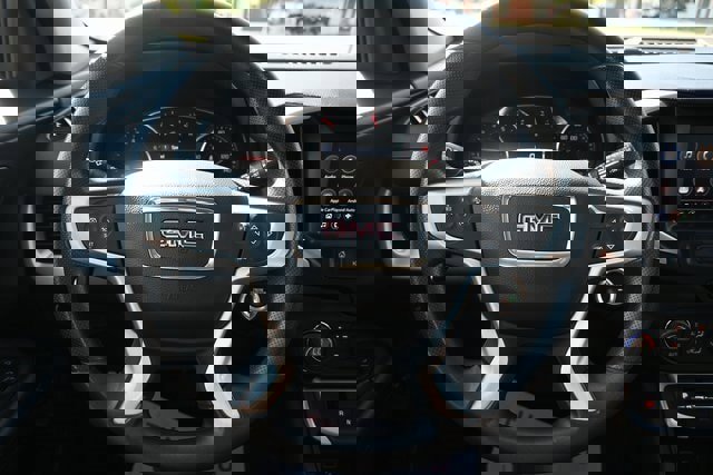 Used 2022 GMC Terrain SLE w/ Driver Convenience Package image 41