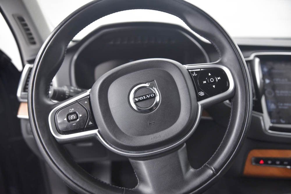 Used 2022 Volvo XC90 T6 Momentum w/ Advanced Package image 16