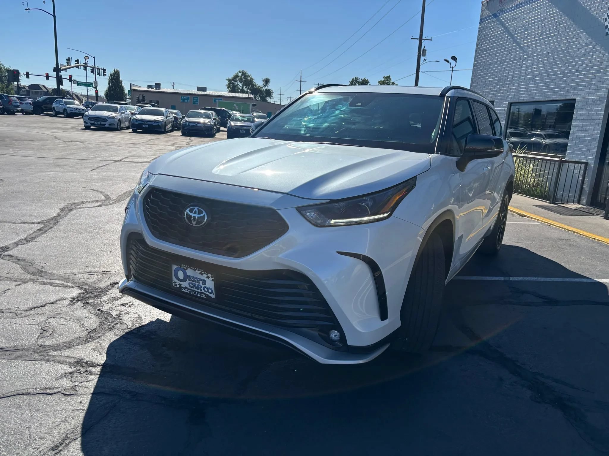 Used 2023 Toyota Highlander XSE AWD/4WD image 3