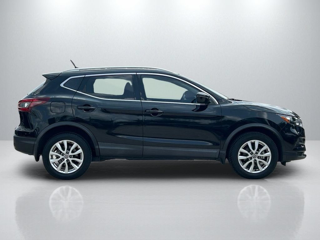 Used 2020 Nissan Rogue Sport SV FWD image 4