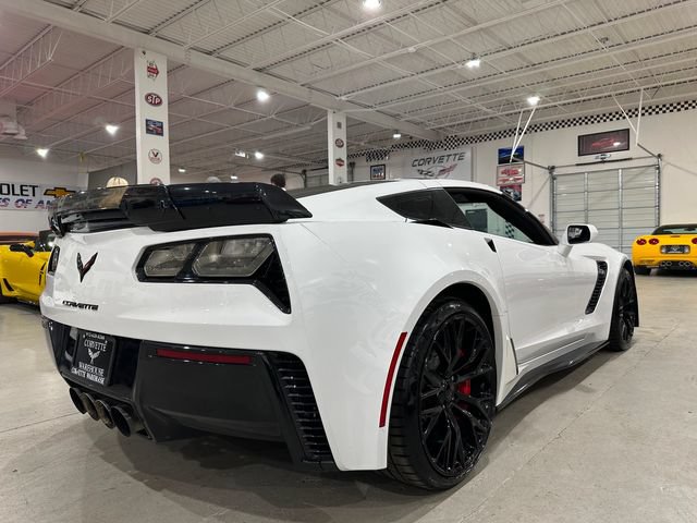 Used 2016 Chevrolet Corvette Z06 w/ Z07 Performance Package RWD image 3