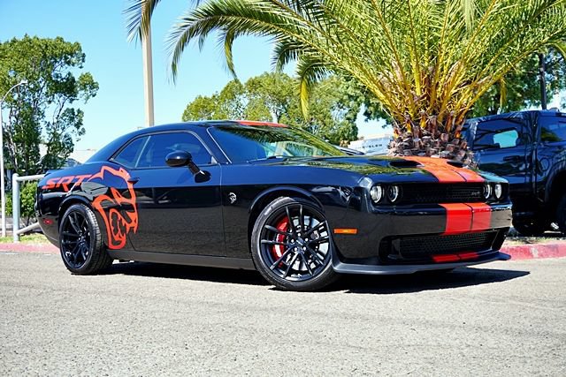 Used 2023 Dodge Challenger SRT Hellcat w/ Plus Package RWD image 2
