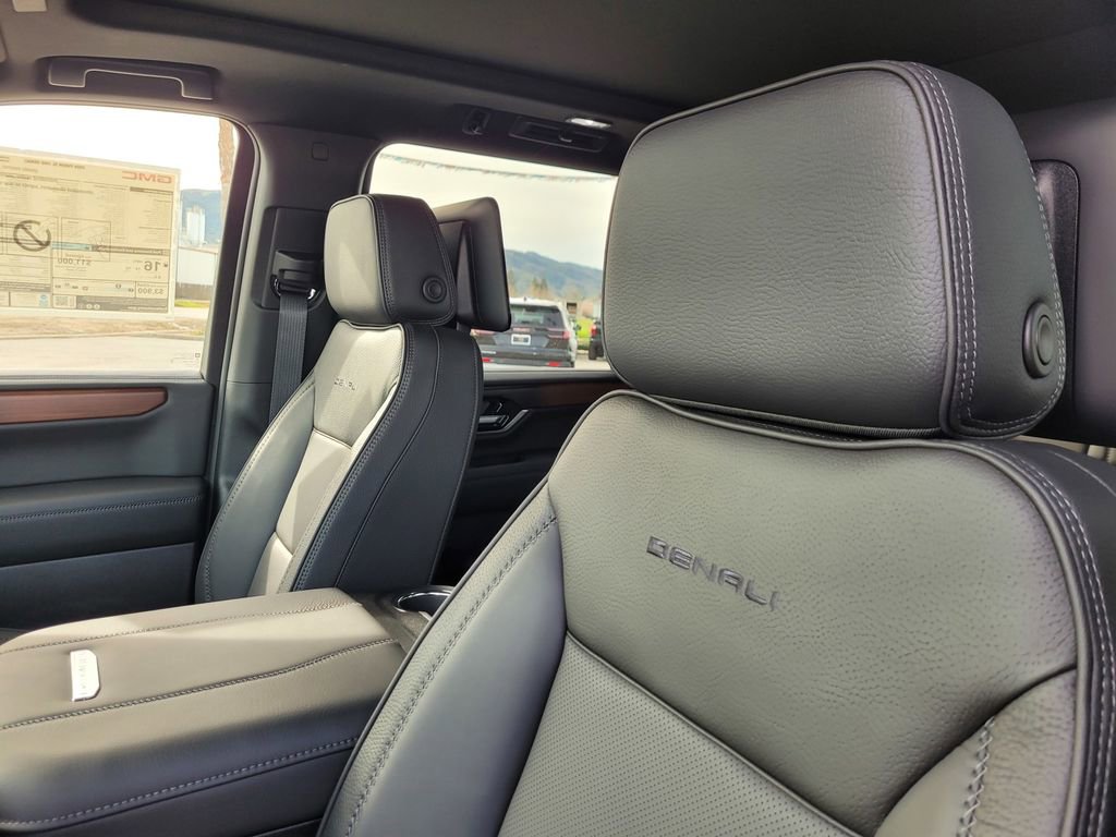 New 2026 GMC Yukon XL Denali w/ Denali Reserve Package image 12