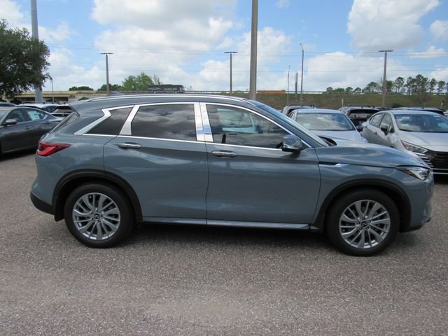 Used 2023 INFINITI QX50 Luxe FWD image 2