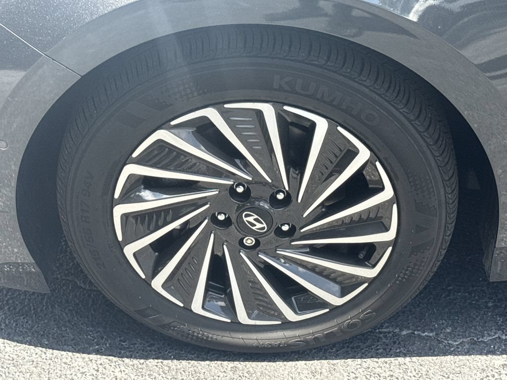 Used 2025 Hyundai Sonata Limited FWD image 10