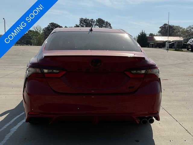 Used 2022 Toyota Camry SE FWD image 2