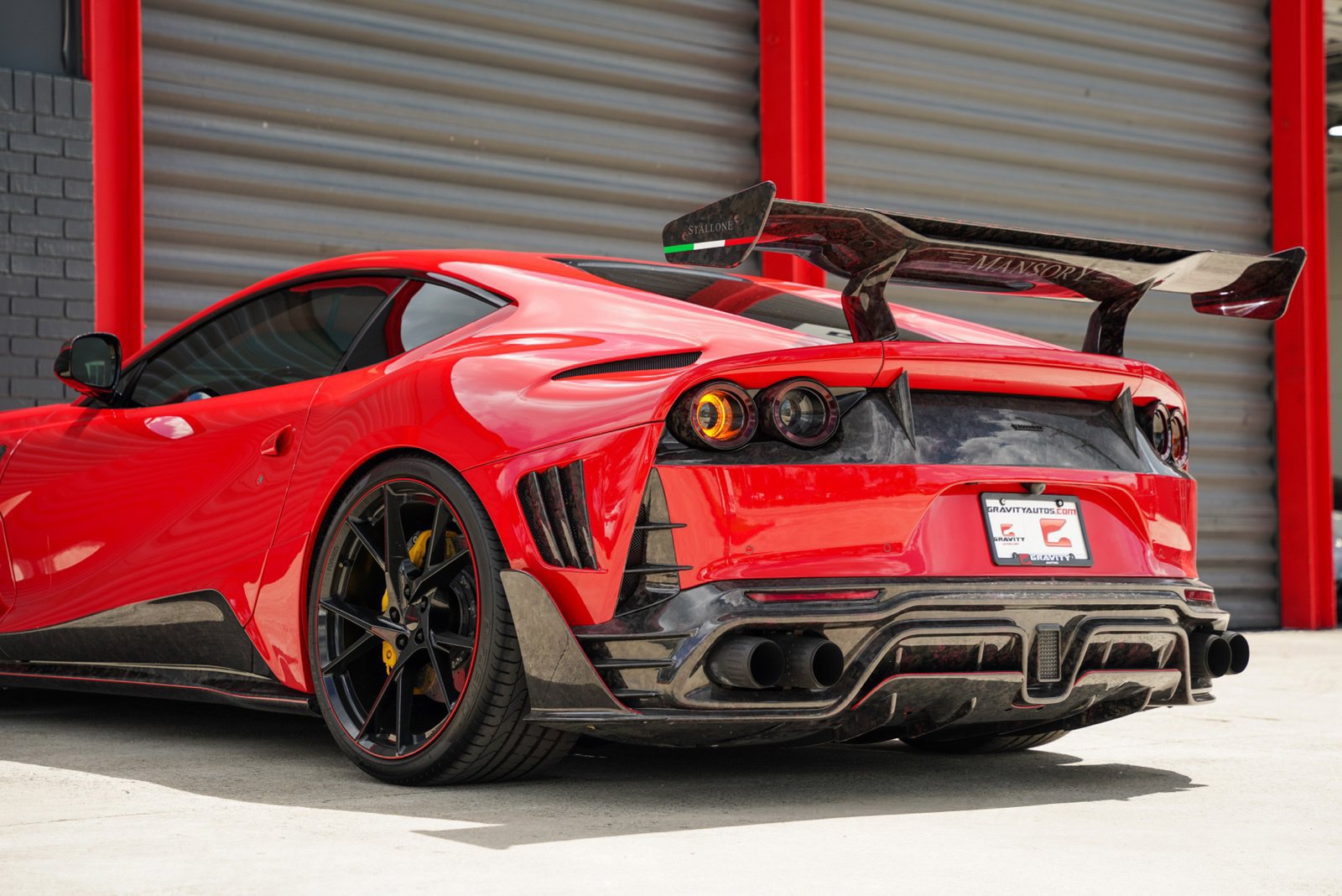 Used 2020 Ferrari 812 Superfast RWD image 8