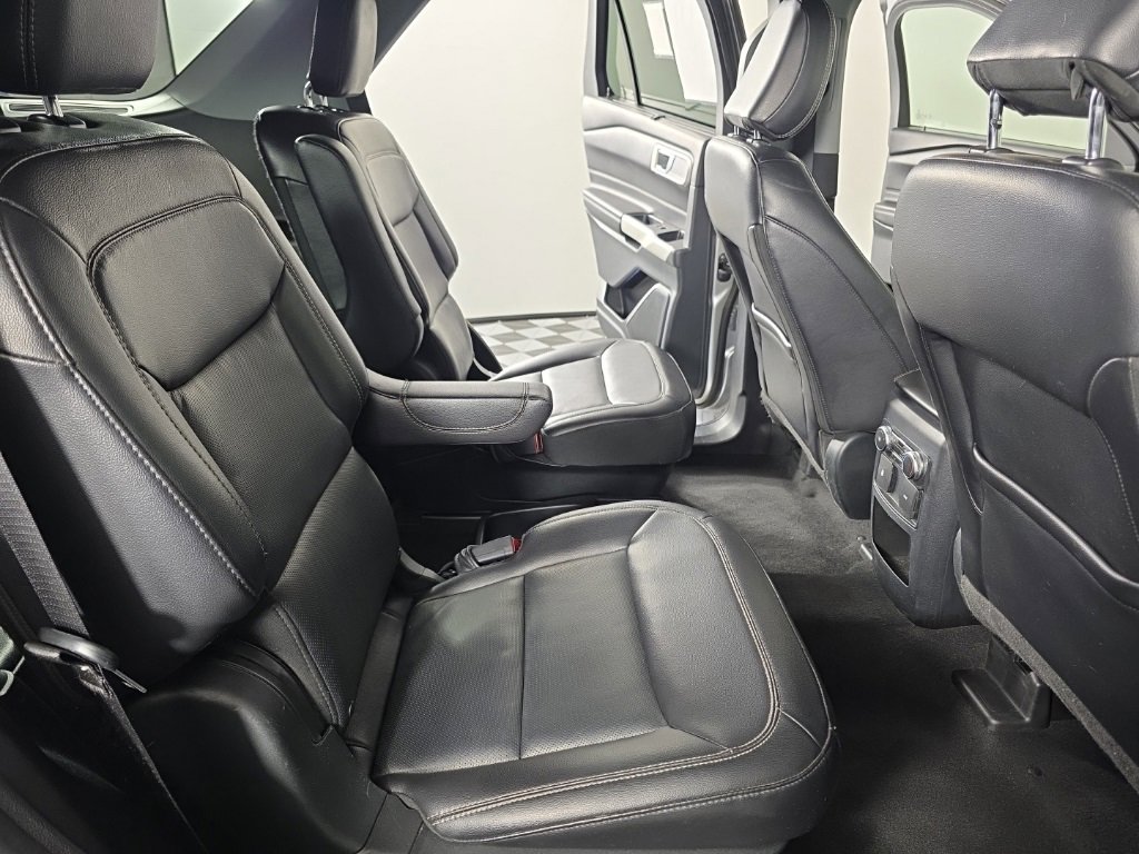 Used 2021 Ford Explorer Limited image 38
