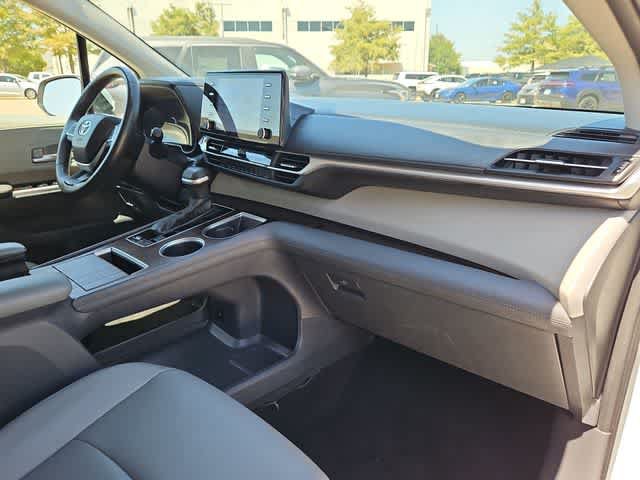 Used 2023 Toyota Sienna XLE FWD image 21