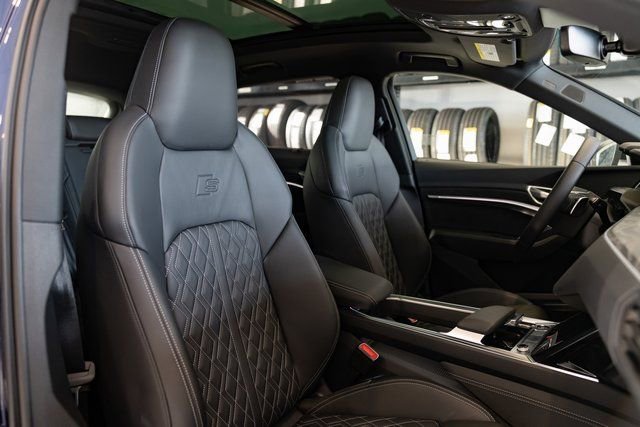 Used 2022 Audi e-tron S Prestige AWD/4WD image 17