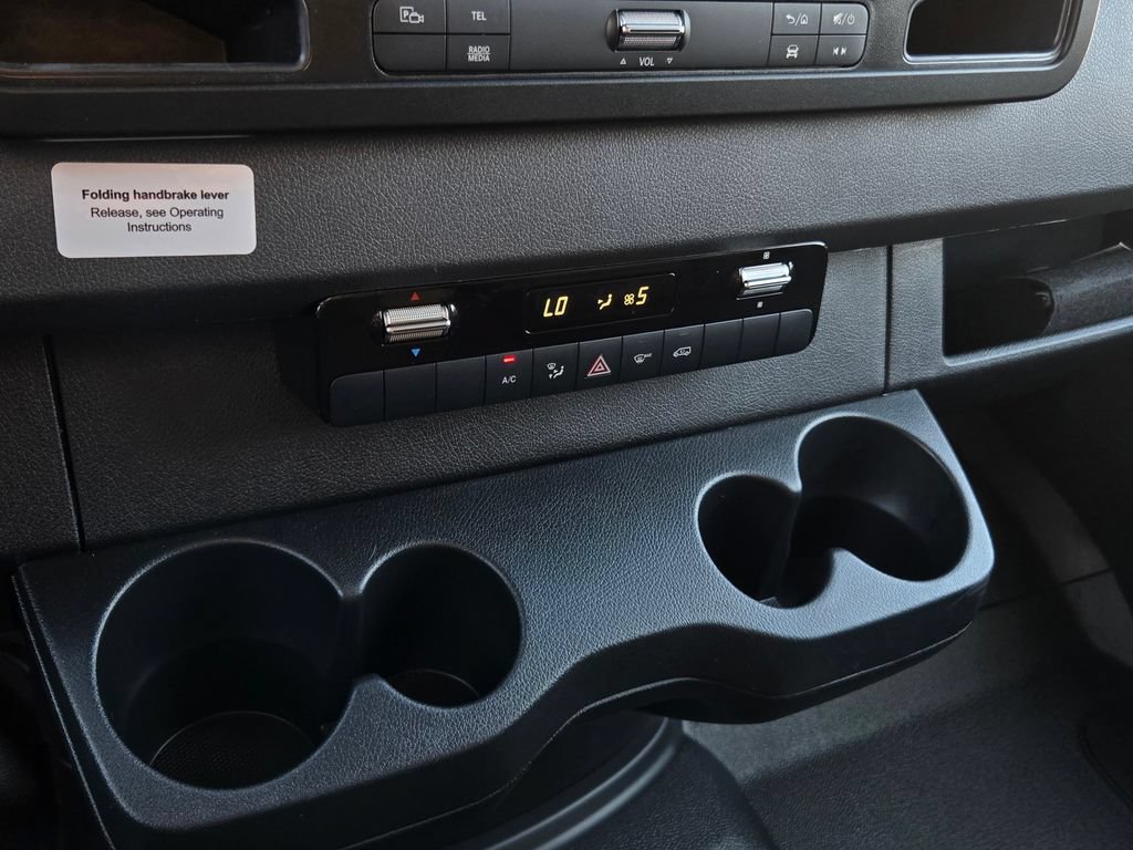 Used 2024 Mercedes-Benz Sprinter 2500 image 17