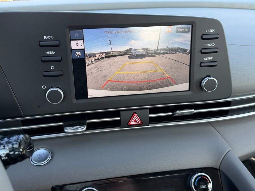 Used 2025 Hyundai Elantra Sport image 21