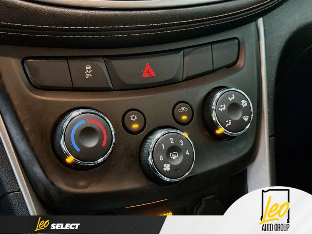 Used 2018 Chevrolet Trax LT w/ LT Convenience Package FWD image 16