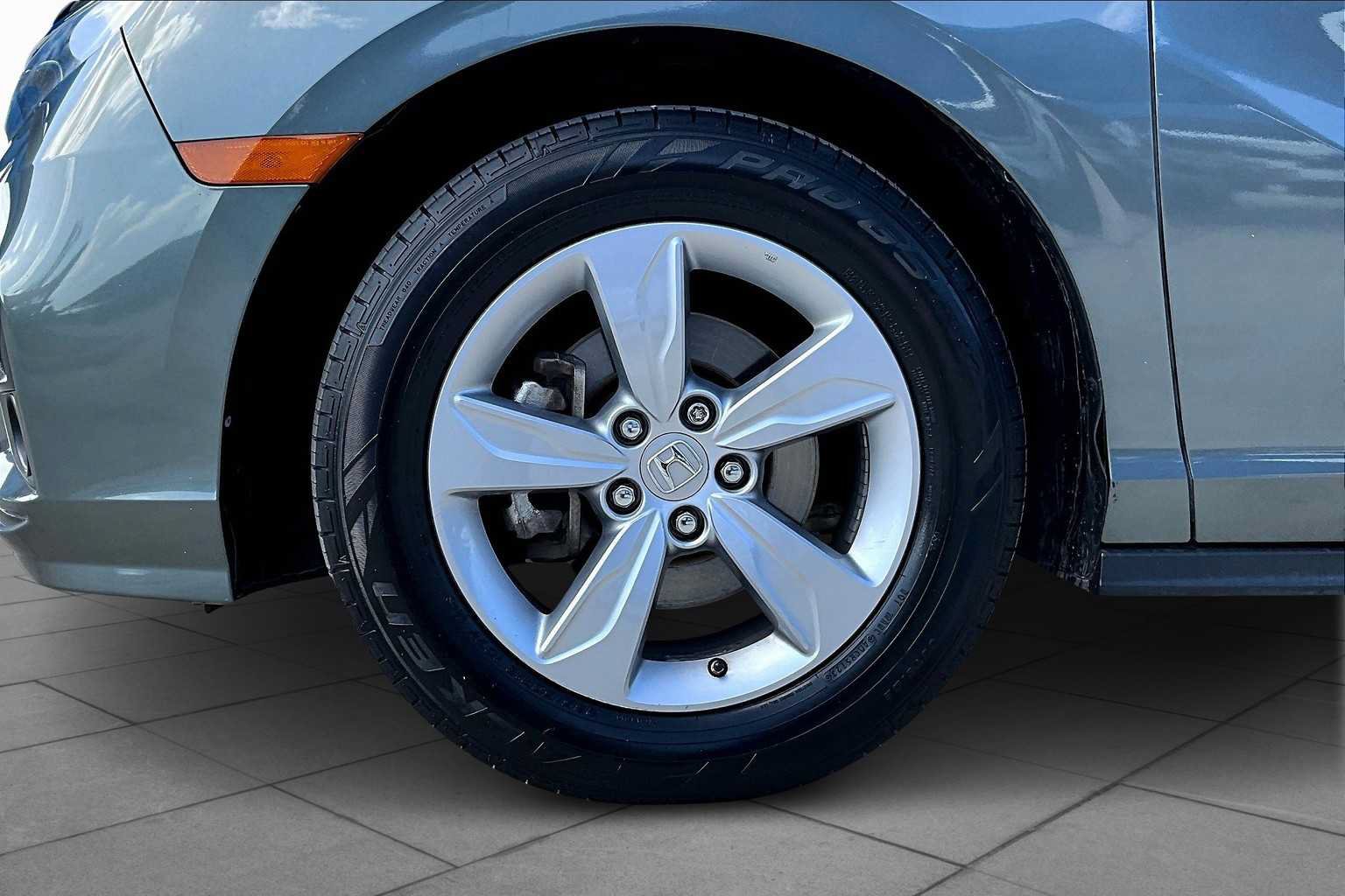 Used 2018 Honda Odyssey EX image 10