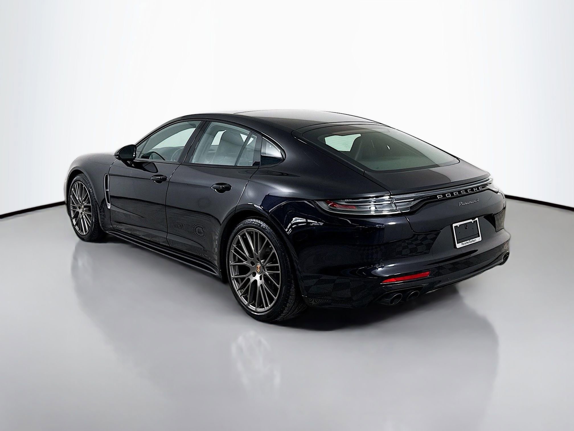 Certified 2023 Porsche Panamera 4 image 3
