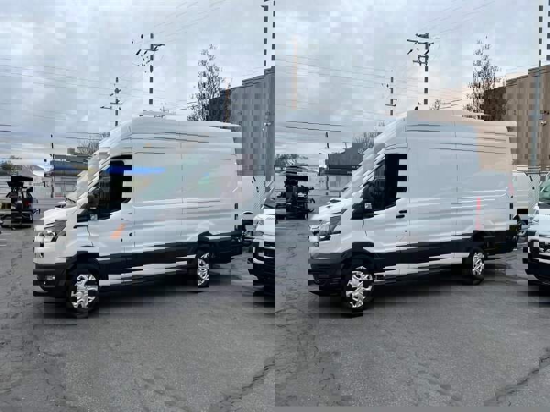 Used 2022 Ford E-Transit 148 High Roof Extended image 4