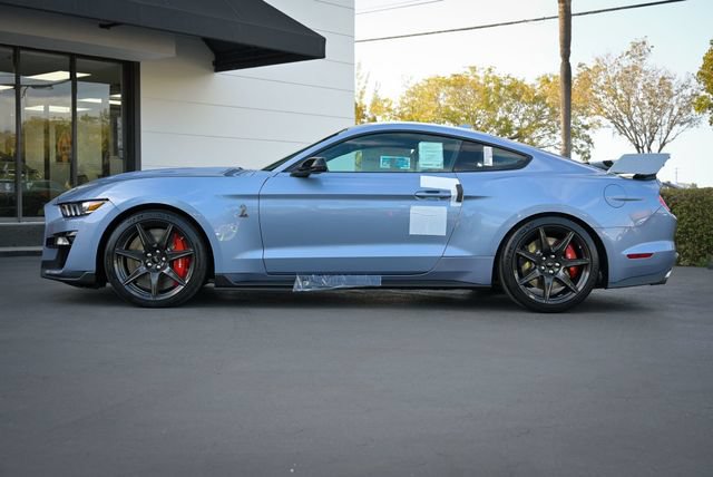 Used 2022 Ford Mustang Shelby GT500 w/ Carbon Fiber Track Pack RWD image 6