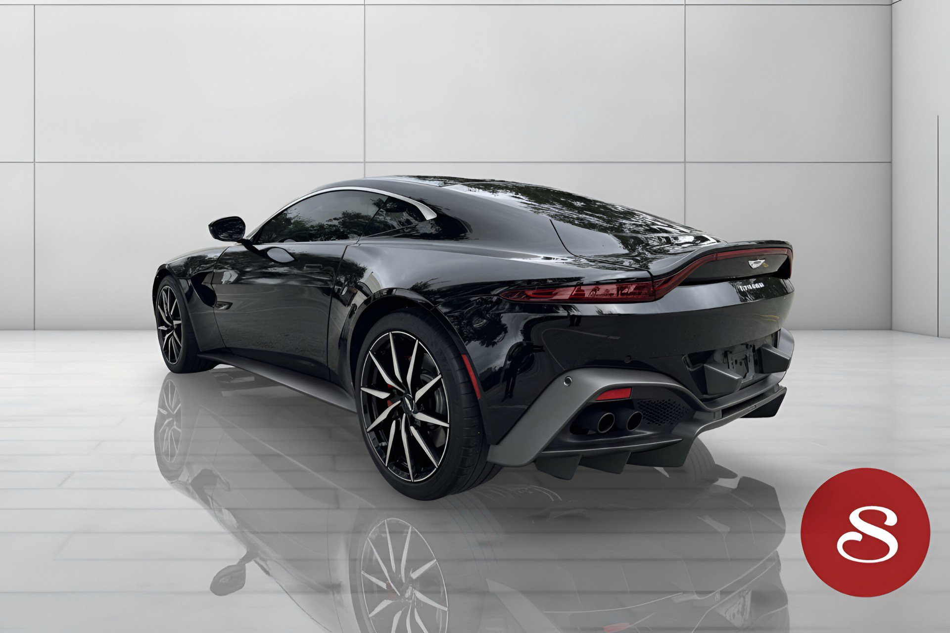 Used 2019 Aston Martin V8 Vantage Coupe video 2