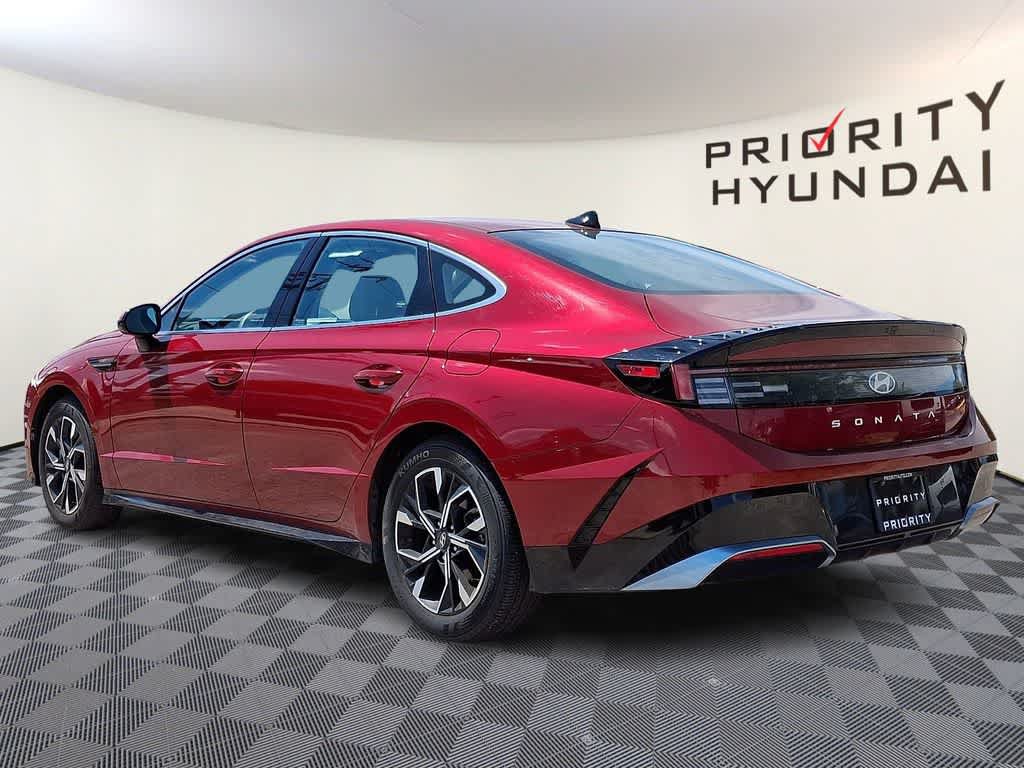 Used 2025 Hyundai Sonata SEL FWD image 6