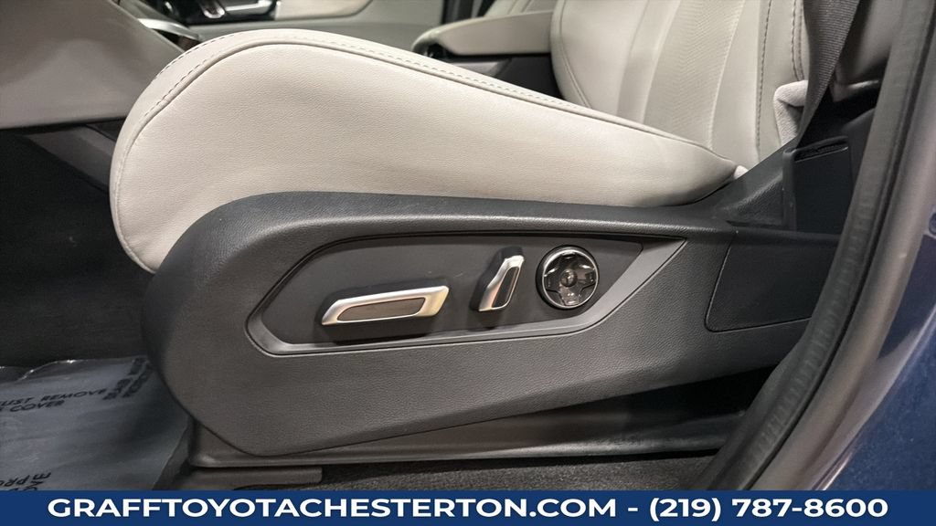 Used 2025 Acura MDX w/ Technology Package AWD/4WD image 15