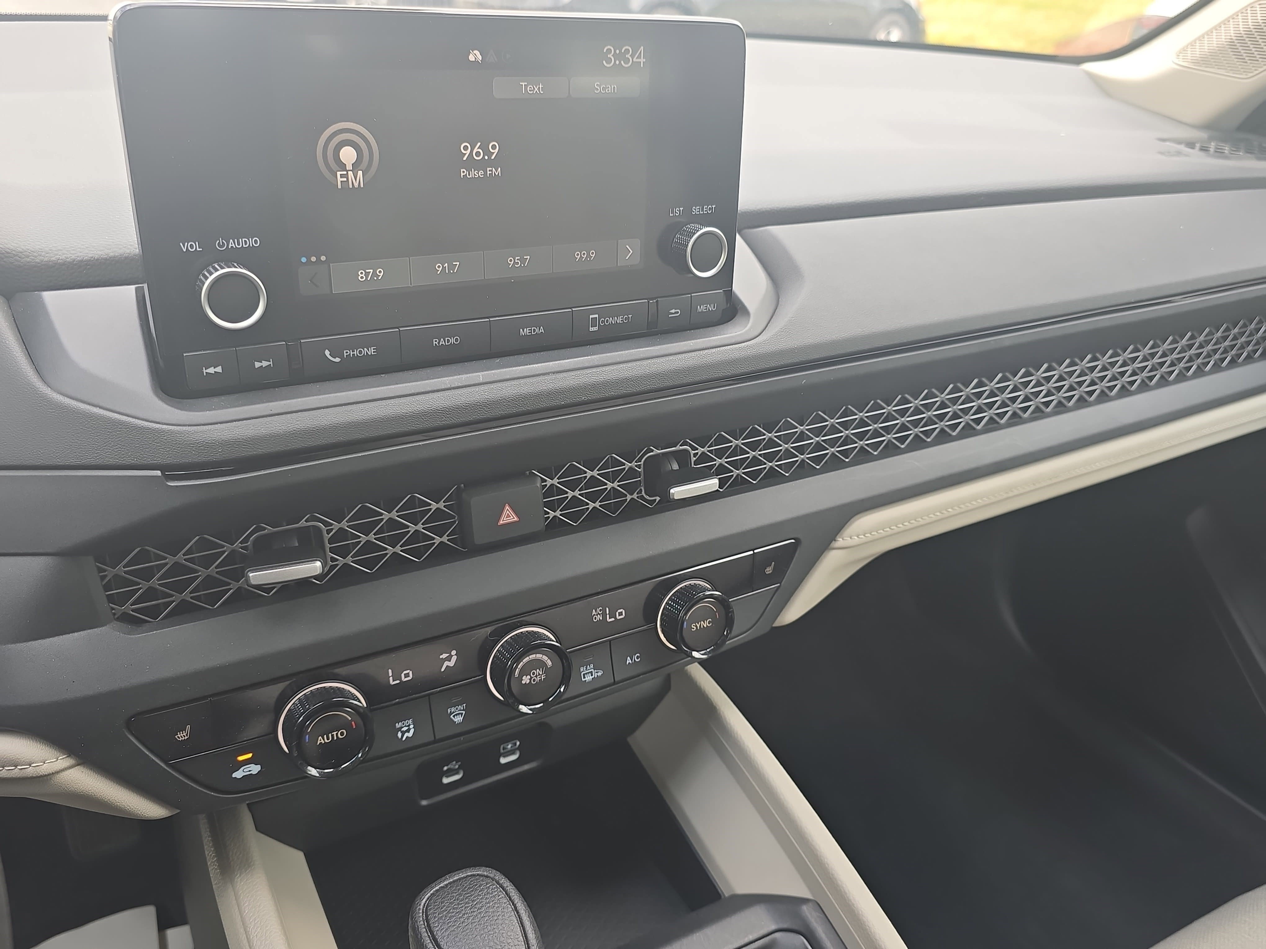 Used 2023 Honda Accord EX image 19