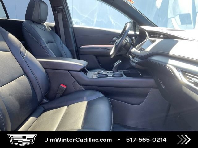 Used 2022 Cadillac XT4 Premium Luxury w/ Technology Package AWD/4WD image 14
