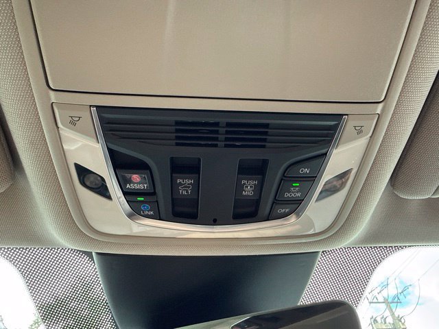 Used 2023 Acura MDX w/ Technology Package AWD/4WD image 40