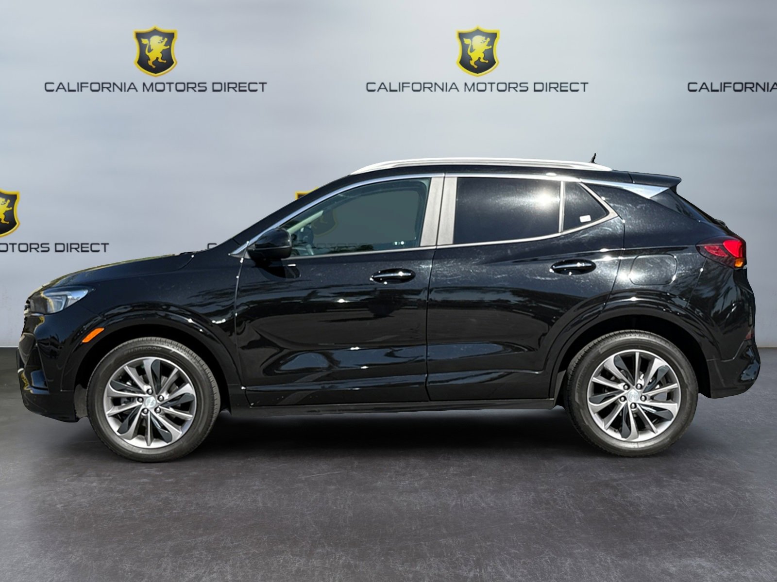 Used 2023 Buick Encore GX Select w/ Sport Touring Package image 2