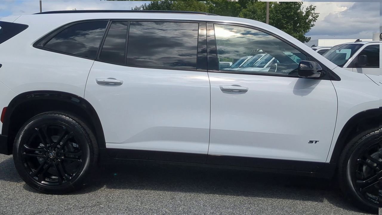 New 2026 Buick Enclave Sport Touring w/ Power Package image 9