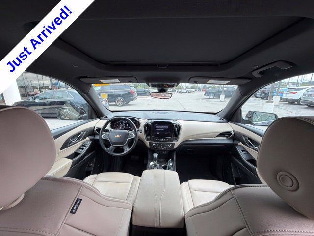 Used 2023 Chevrolet Traverse Premier FWD image 34