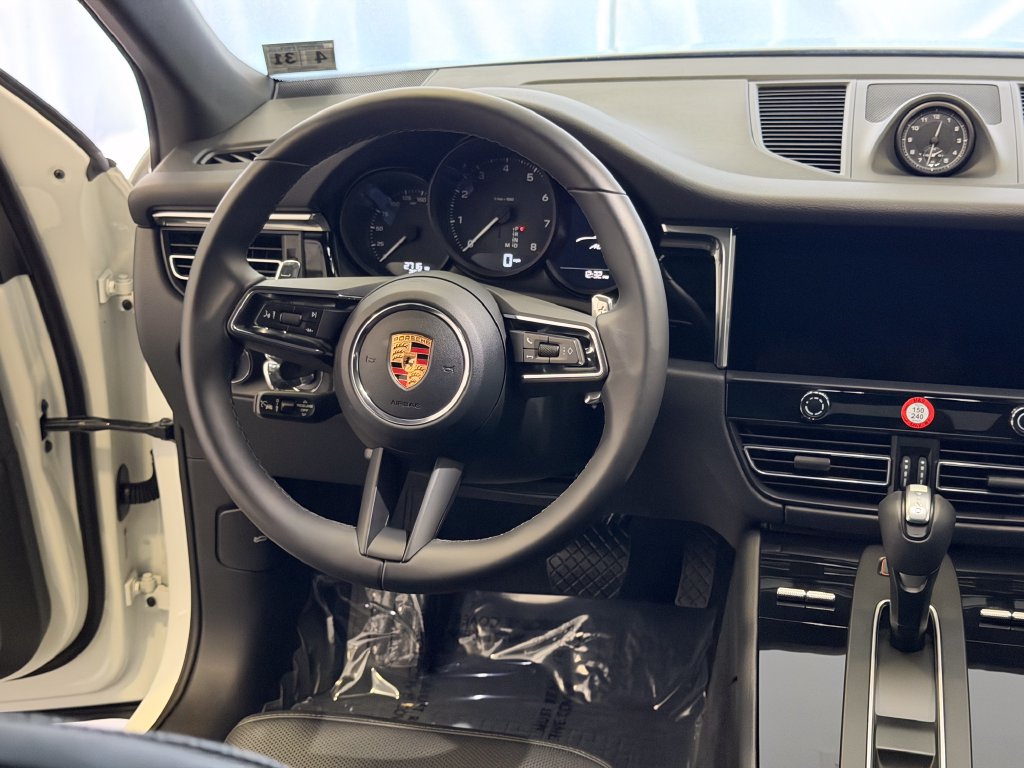 Certified 2026 Porsche Macan AWD/4WD image 20