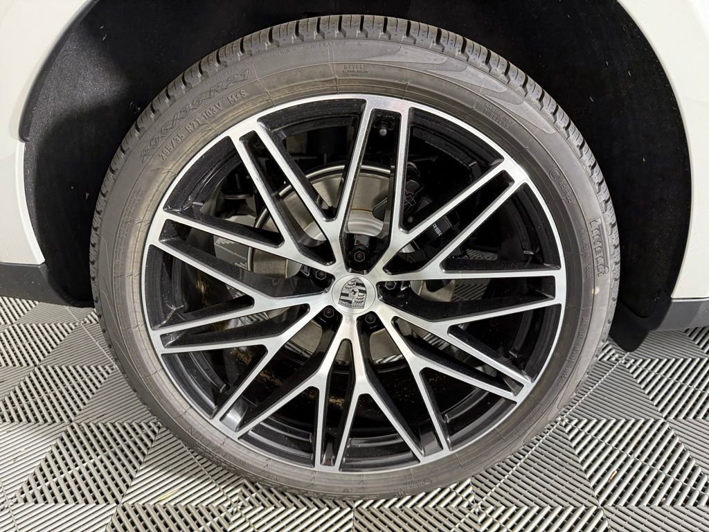 New 2025 Porsche Macan image 13