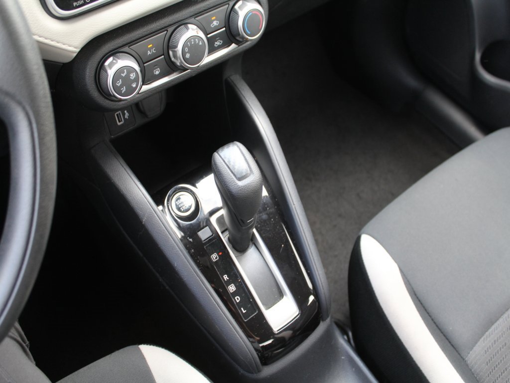 Used 2022 Nissan Versa SV image 16