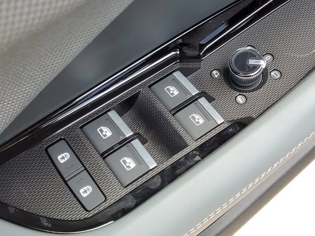 New 2026 Audi Q3 quattro 2.0T AWD/4WD image 24