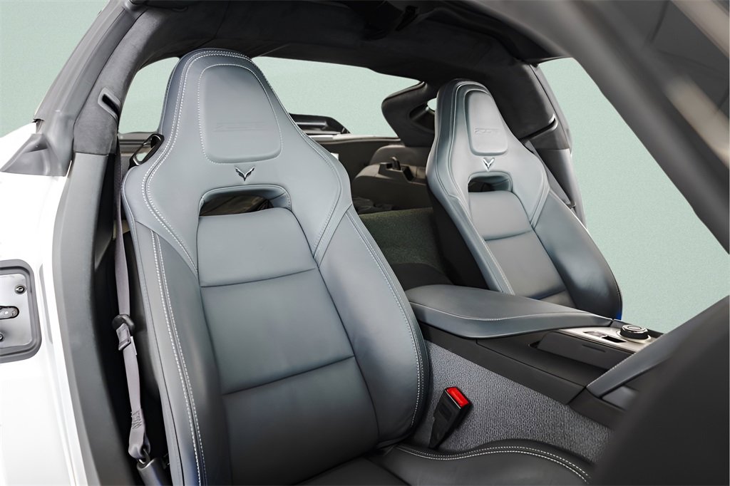 Used 2015 Chevrolet Corvette Z06 w/ 3LZ Preferred Equipment Group image 22