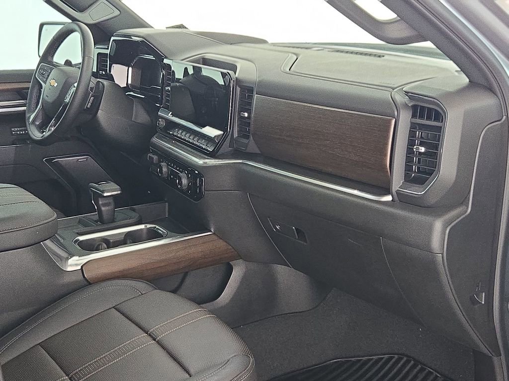 Used 2025 Chevrolet Silverado 1500 High Country w/ High Country Premium Package image 36