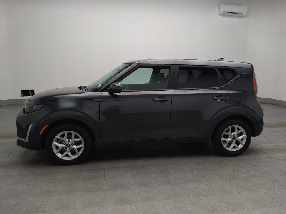 Used 2025 Kia Soul LX w/ LX Technology Package FWD image 2
