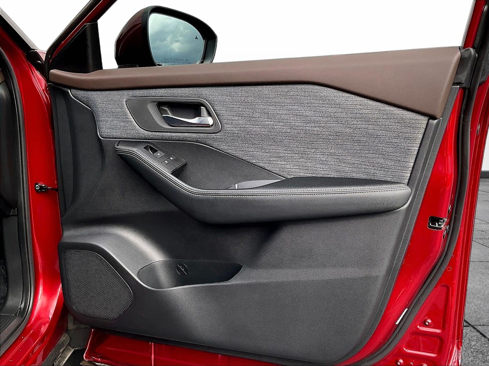 Certified 2023 Nissan Rogue SV AWD/4WD image 30