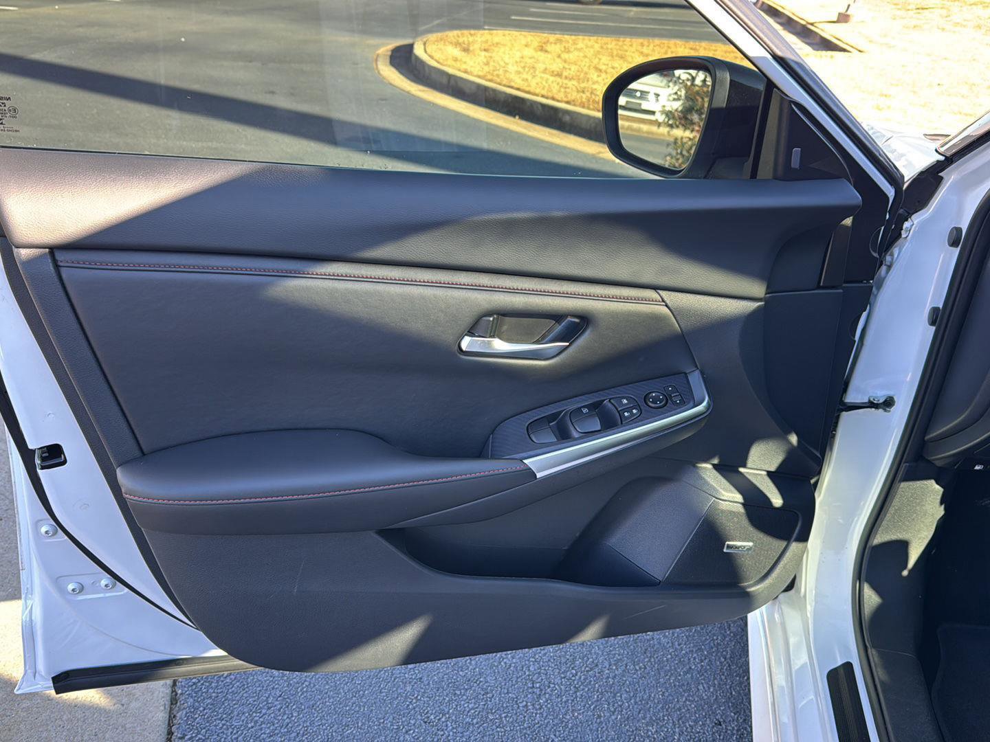 Used 2024 Nissan Sentra SR w/ SR Premium Package image 14