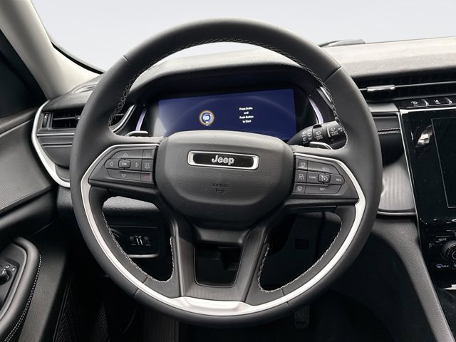 Used 2023 Jeep Grand Cherokee L Laredo image 12