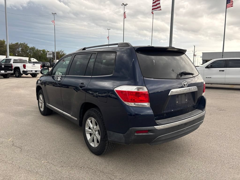 Used 2011 Toyota Highlander 2WD w/ Tech Pkg image 2