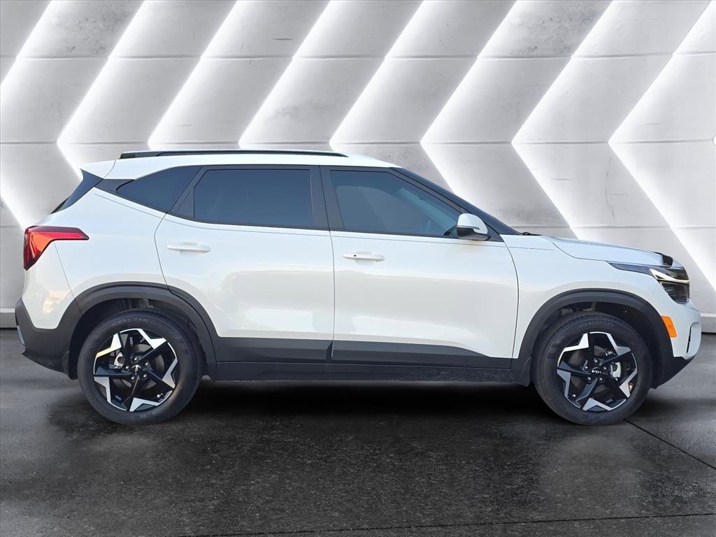 Used 2025 Kia Seltos S image 6