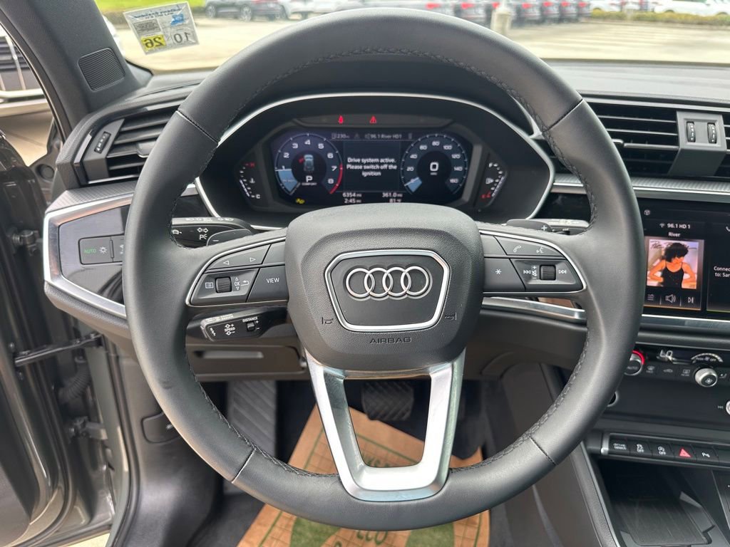 Certified 2025 Audi Q3 2.0T Premium w/ Convenience Package AWD/4WD image 13