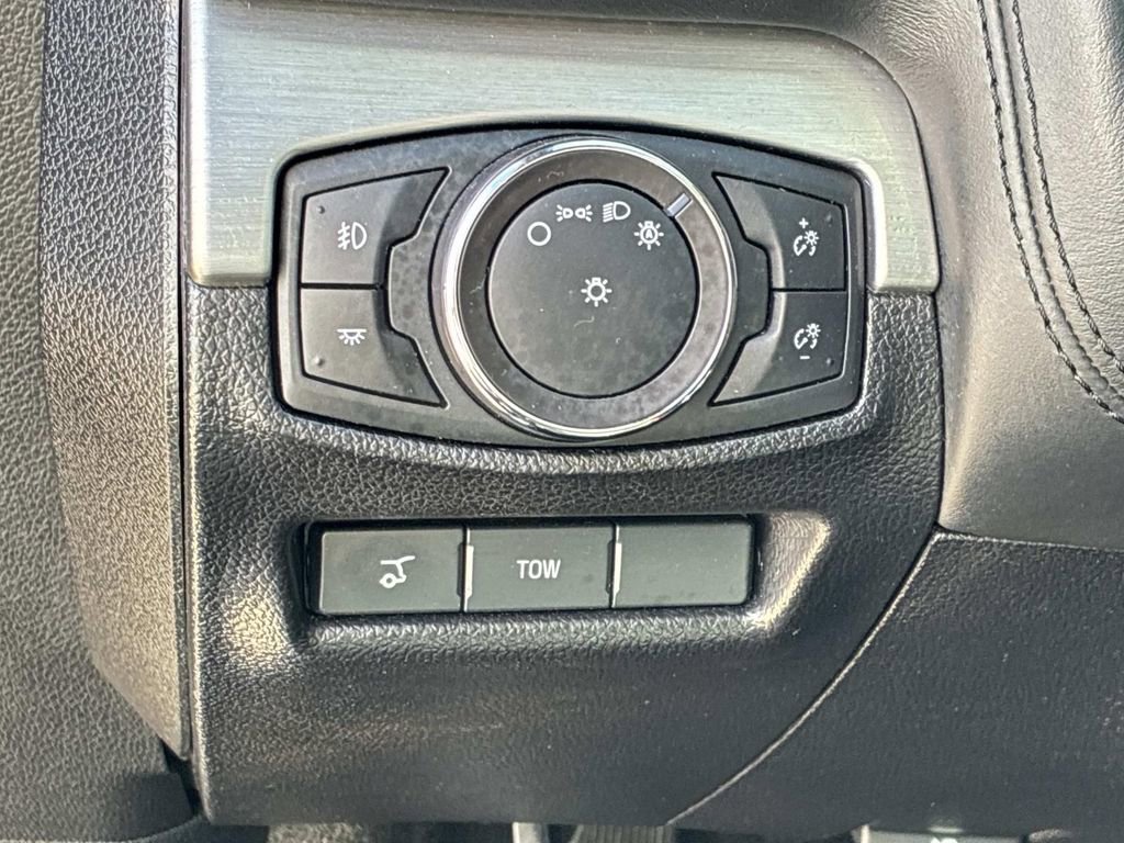 Certified 2018 Ford Explorer Platinum image 27