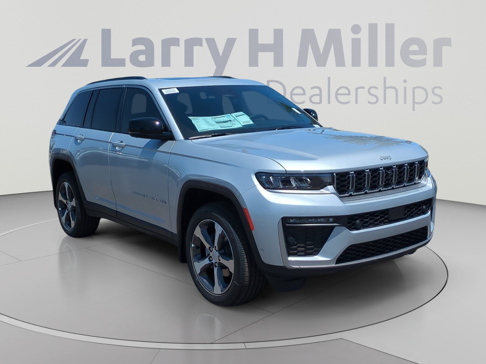 New 2026 Jeep Grand Cherokee Limited w/ Luxury Tech Group II RWD image 7
